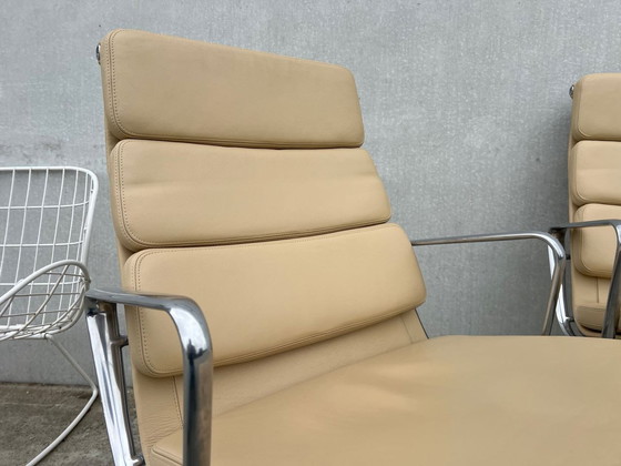 Image 1 of 2 sillones de cuero Vitra Eames EA216