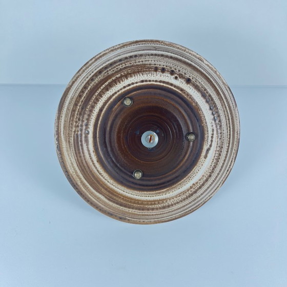 Image 1 of Bandeja redonda con asa de cerámica, 1960/70