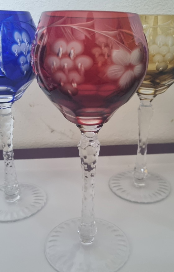 Image 1 of 6 kristallfarbene Stielgläser St Louis