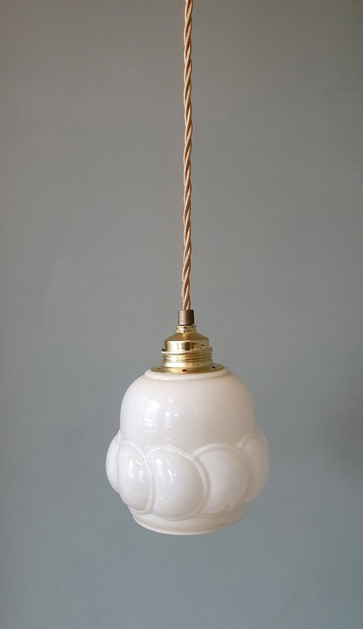 Suspension vintage - Verre opalin à motif globe - Cordon textile torsadé