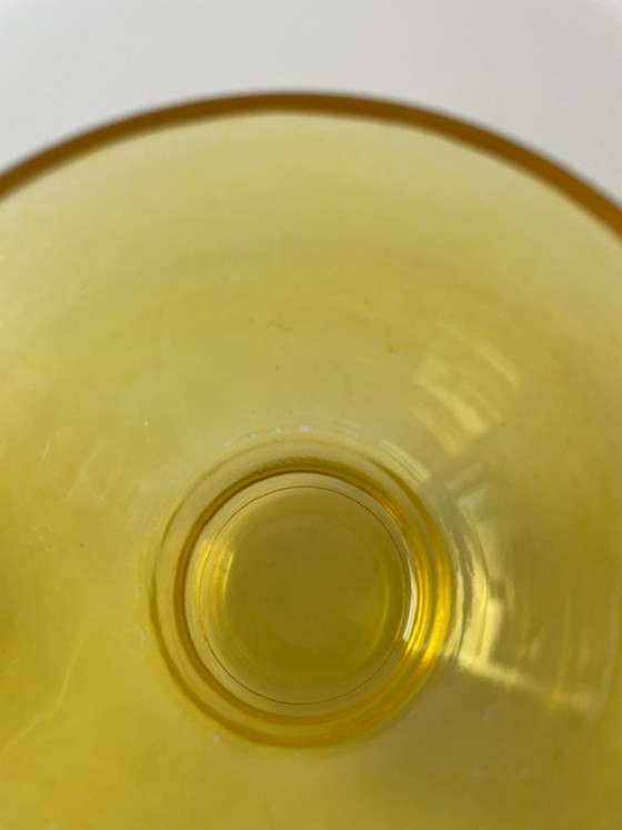 Image 1 of Set di 6 bicchieri gialli impilabili stile anni Settanta da 150 ml