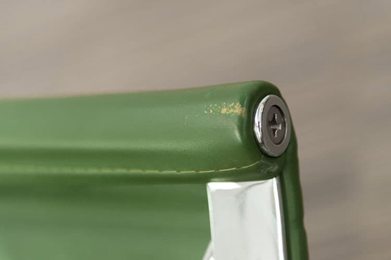 Image 1 of Vitra Ea 108 Drehstuhl