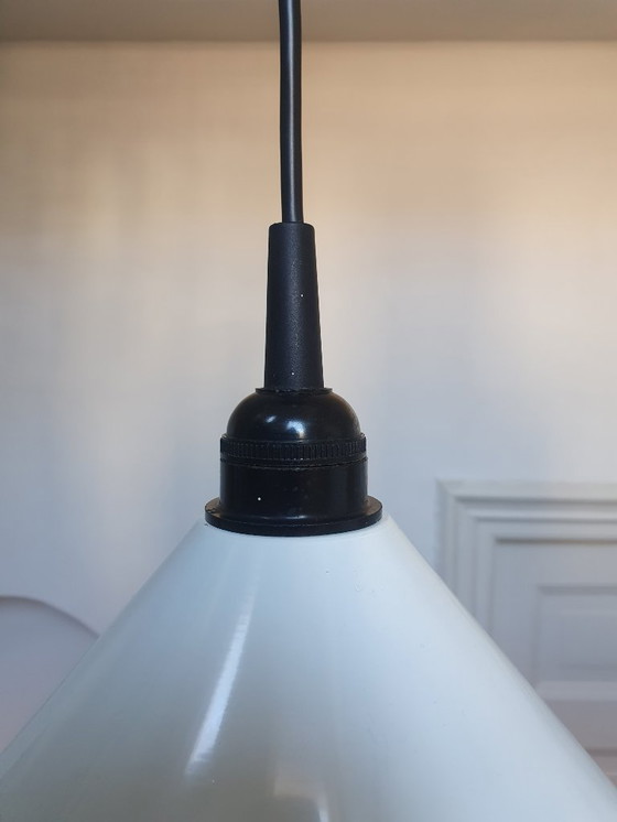 Image 1 of Vintage Hema kegelvormige hanglamp van wit metaal jaren 80