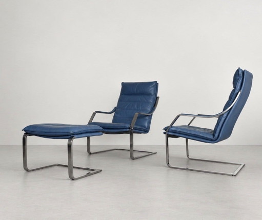 2x Vintage ArtCollection Komet Lounge Chairs And Ottoman