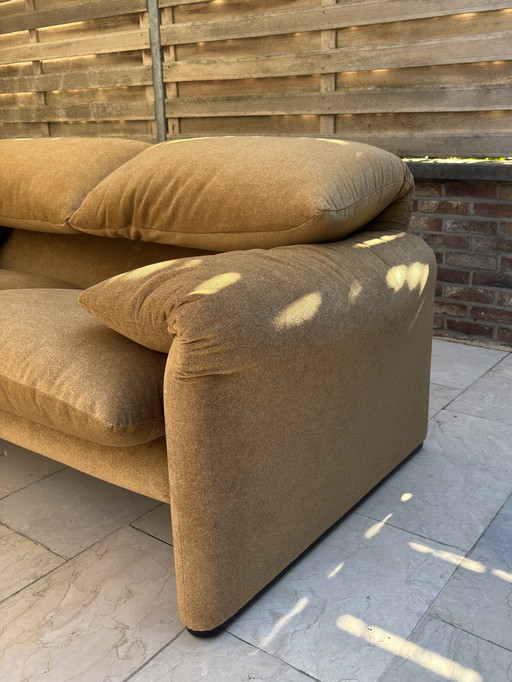 Cassina Maralunga 2 seat sofa by Vico Magistretti