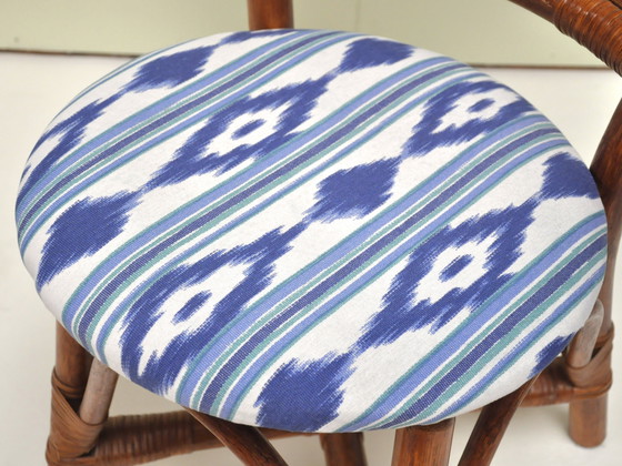 Image 1 of Cinq chaises de salle à manger vintage en bambou avec un nouveau revêtement en majorcan