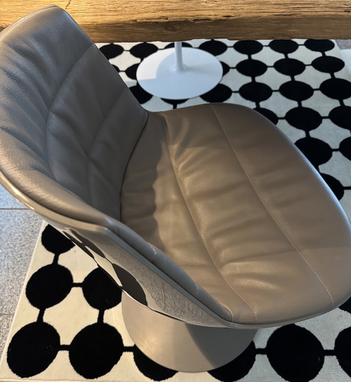 MDF Italia Flow Chair/Sedia girevole con seduta in pelle