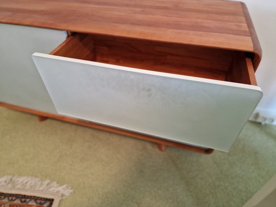 Image 1 of Artisan notenhouten dressoir met satijn glans