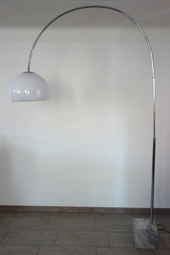 Italian Arc Floor Lamp by Dlg Guzzini, 1970s – Floor lights, Plastic, Marble (photo 3 of 16)