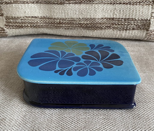 Ceramic lid box from Tosca perfume 60s and 70s.