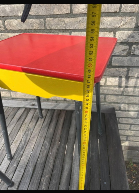 Image 1 of Comodini retrò rossi e gialli