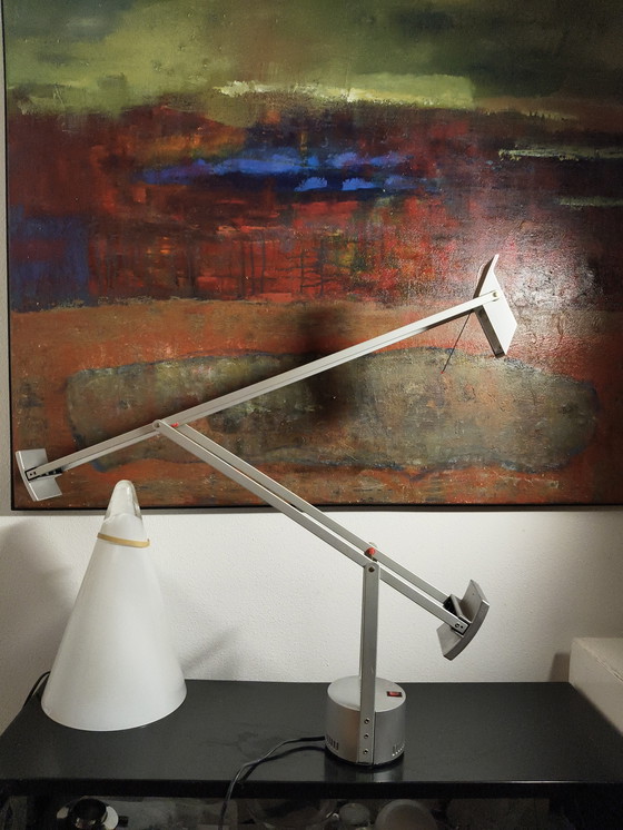 Image 1 of Vintage design zilverkleurige tafellamp Tizio Richard Sapper Artemide