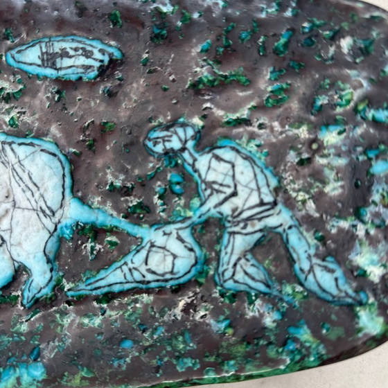 Image 1 of Piatto scultoreo in ceramica con scena di buoi - Studio Titano, San Marino, 1960