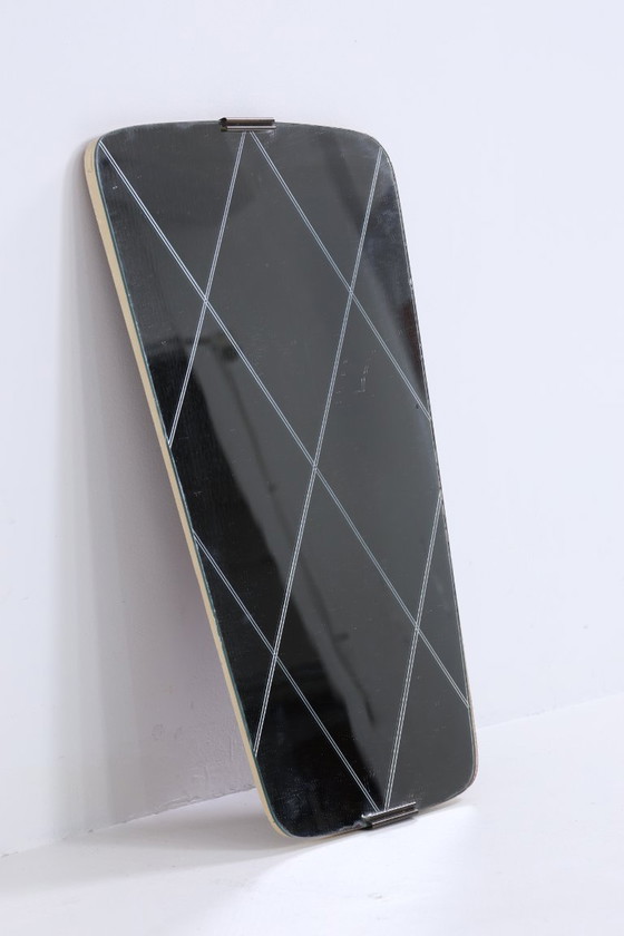 Image 1 of Specchio d'epoca anni '60 | Specchio da appendere di metà secolo Specchio di legno retrò inclinato Vintage #05-95