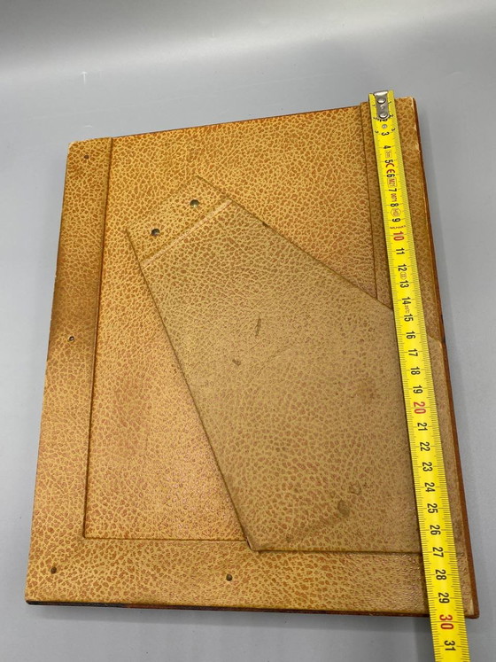 Vintage caramel brown grained leather photo frame with easel – Decorative Objects, Metal (photo 6 of 7)