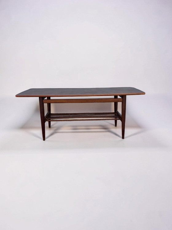 Image 1 of Vintage salontafel met lectuurrek 
