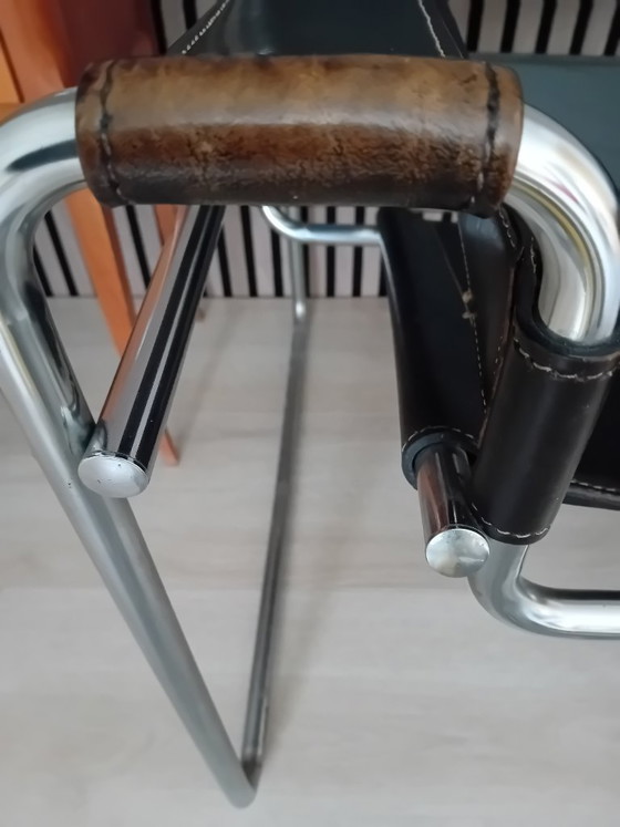 2 Marcel Breuer Stühle mit Rohrgestell, schwarzes Leder – Sessel, Leather (photo 4 of 8)
