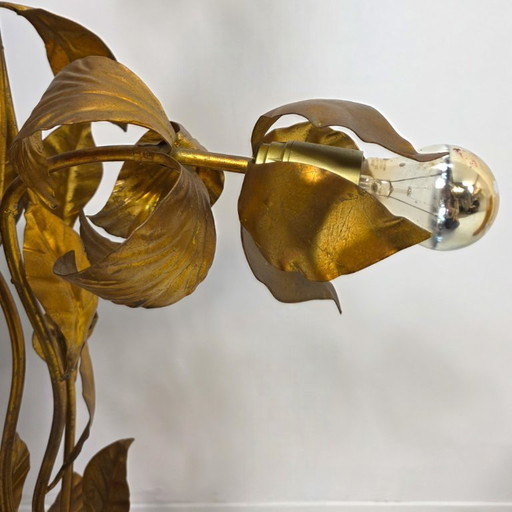 Hans Kögl Floral lamp with four flowers. Fully gilded and handmade.