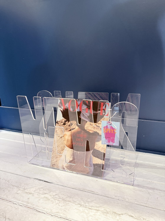 Image 1 of Portariviste in plexiglass, stile metà secolo.
