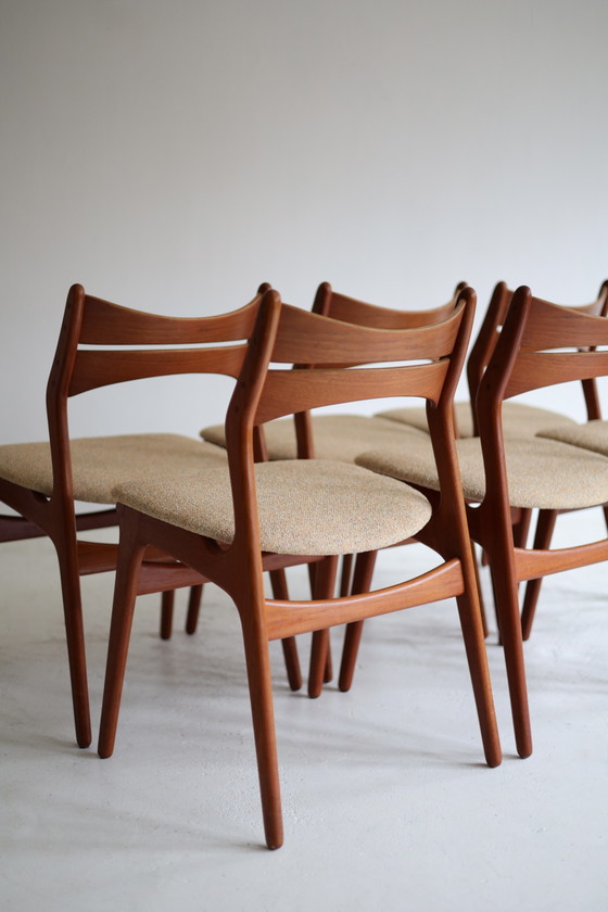 Set of 6 vintage dining chairs model 310, Erik Buch, 1960s – Wood, Textile (photo 4 of 6)