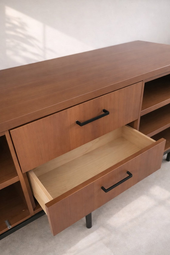 Image 1 of Dressoir