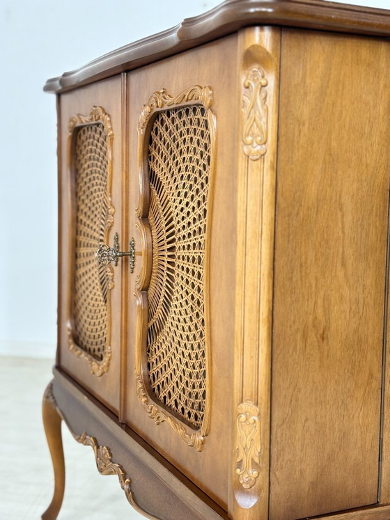 Image 1 of Antieke tv- en platenspelerkast in barokstijl / ladekast