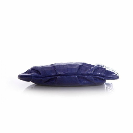 Image 1 of Nancy Gonzales, pochette in morbida pelle di coccodrillo color blu cobalto.