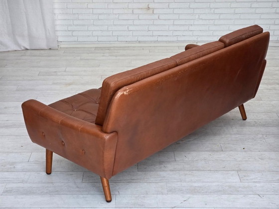 Image 1 of Dänisches 3-Sitzer-Sofa aus den 1970er Jahren, braunes Möbelleder mit Patina.