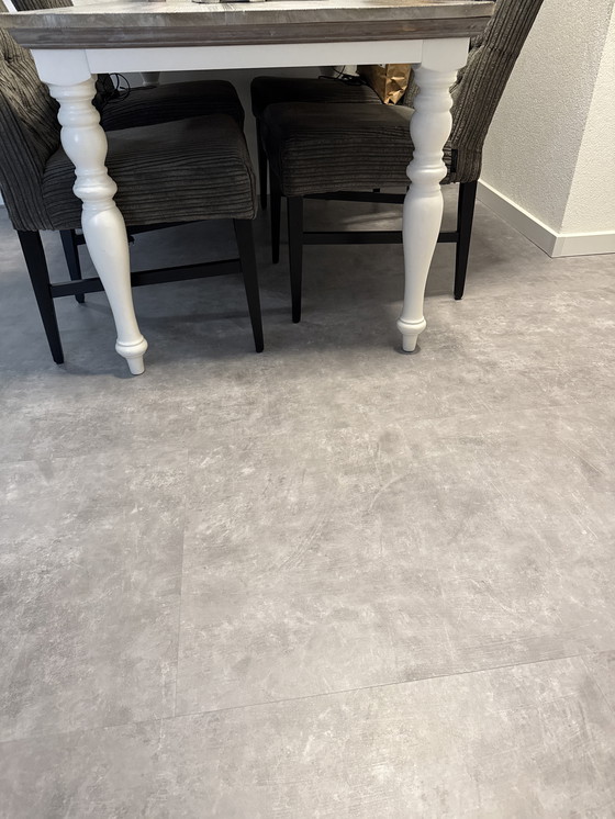 Image 1 of table à manger fleurie