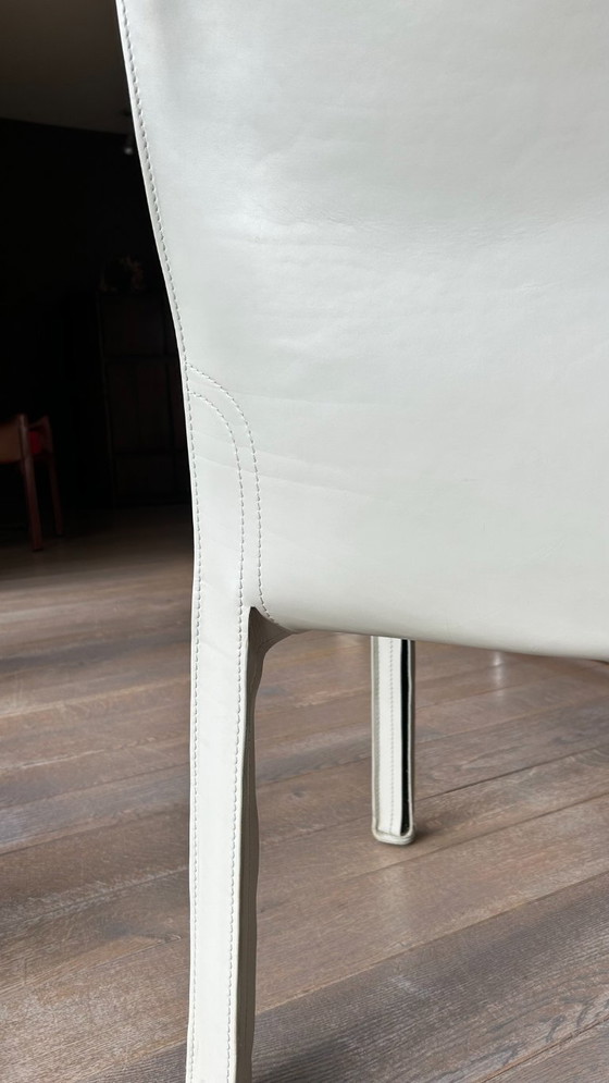 Image 1 of Cassina Cab 413 stoel met armleuning wit, design by Mario Bellini 1977