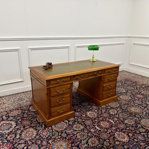Klassischer englischer Globe Wernicke Schreibtisch