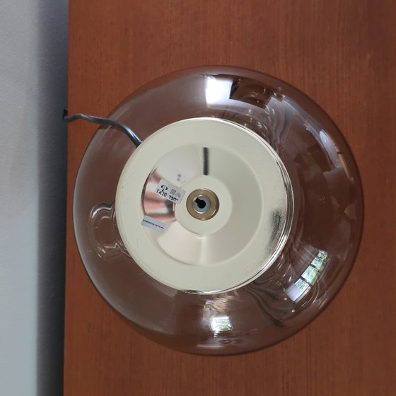 Image 1 of Vintage Space Age tafellamp – Peill & Putzler “Wave” / “Futura” – 1970s Duitsland – Rookglas en Metaal – Ø 26 cm. Space Age