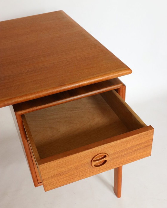 Vintage teak Desk Danish design – Wood (photo 11 of 12)