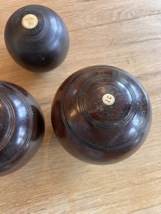 Image 1 of 3 bolas de bolos de madera de época