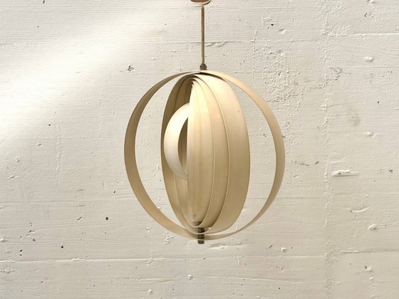 Image 1 of Lampada a sospensione vintage Moon di Verner Panton per Louis Poulsen, anni '60.