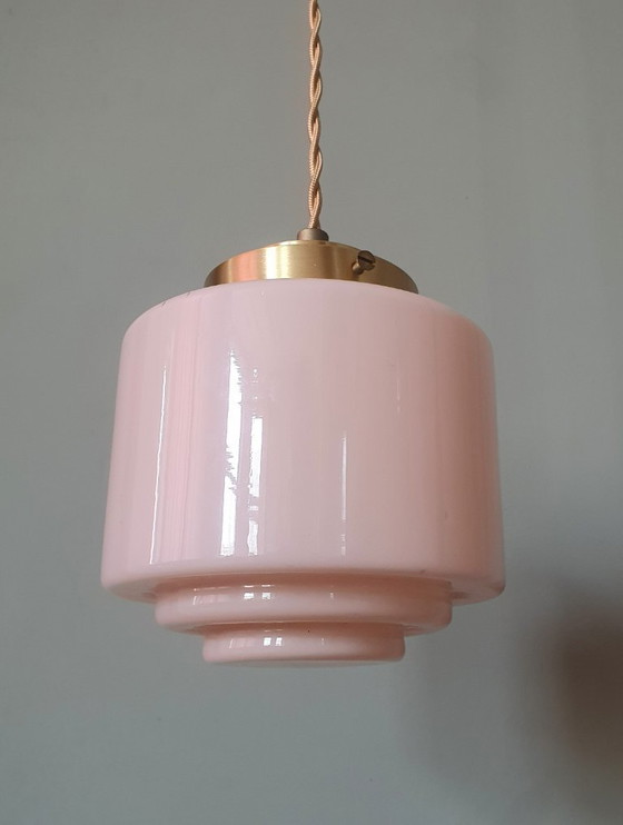 Image 1 of Vintage Art-Deco hanglamp van roze pastel opaline glas.