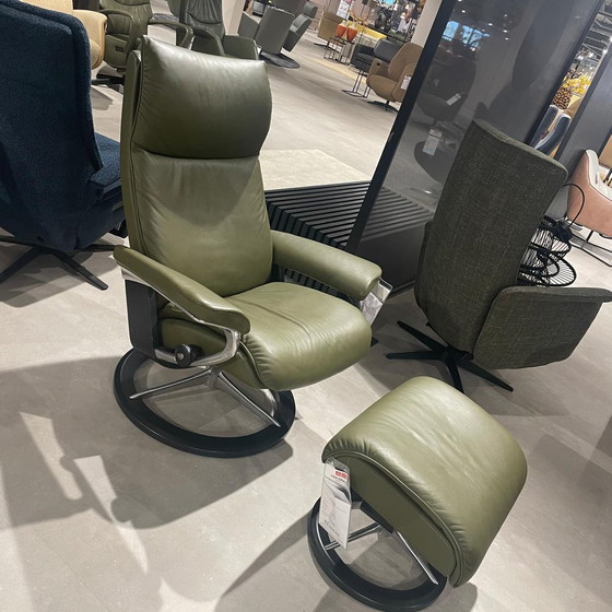 Image 1 of Fauteuil + Tabouret Aura