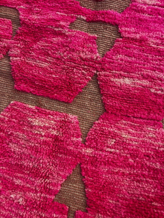 Image 1 of Pink Moroccan Mrirt Wool Rug 160x200 cm – Handwoven Berber Carpet
