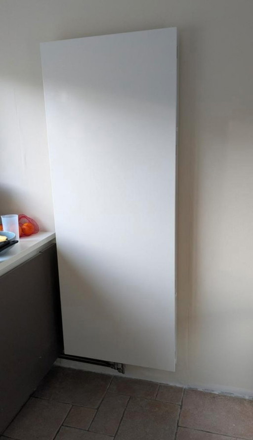 3 x Henrad Altoplan Vertikalheizkörper (je 225 €)