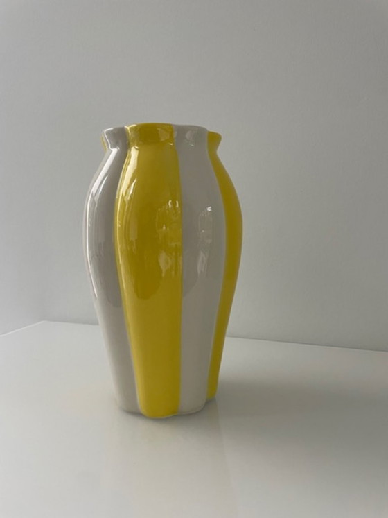 Image 1 of Playful ceramic vase with yellow and white pattern