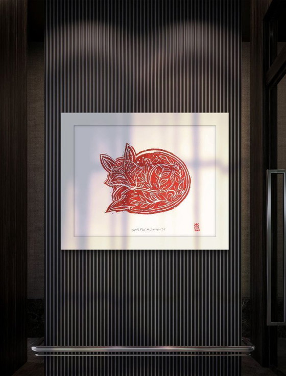 Image 1 of Slapende vos Linosnede Print: Terracotta dieren in het wild, A3