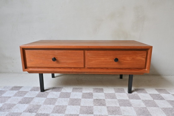 Image 1 of Vintage Lowboard Met Lades – Tijdloos Design