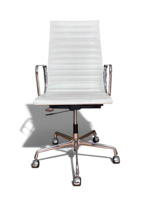 Authentieke Eames EA 119 bureaustoel voor Herman Miller/Vitra - wit leer (jaren 70) – fauteuils, Leather (photo 2 of 17)