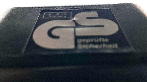 Image 1 of Vitra Eames EA 124 poltrona lounge - nera - hopsak