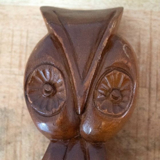 Handgeschnitzte Eulenfigur aus Holz im Mid-Century-Modern-Stil – Dekorative Objekte, Wood (photo 6 of 9)