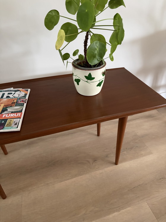 Image 1 of Mid-Century Deense teakhouten salontafel