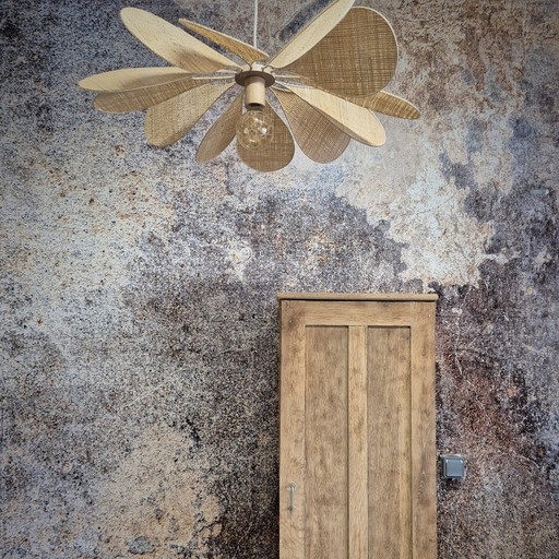 Flower suspension, Vent de Pétales model, 12 petals in rattan and fabric (customizable shade)