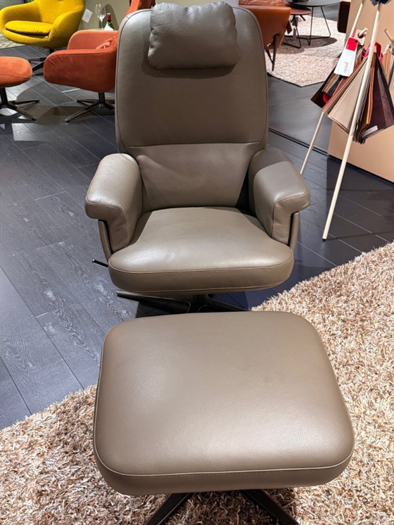 Image 1 of Evidence Entro Two Plus armchair