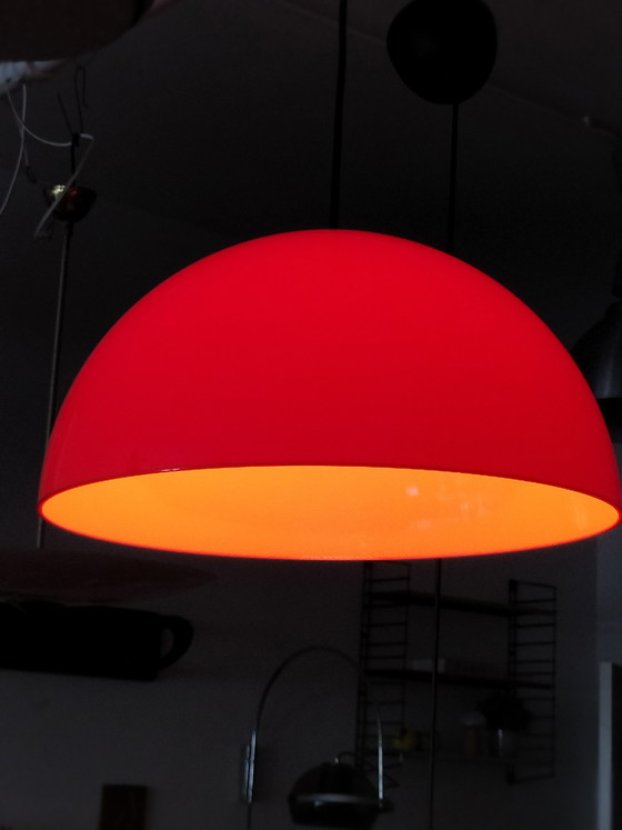 Image 1 of Lampada a sospensione vintage retrò in plexiglass arancione, stile Space Age.