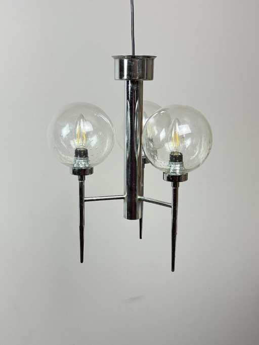 Lámpara colgante de tres globos cromada de diseño de mediados de siglo, Alemania, década de 1970